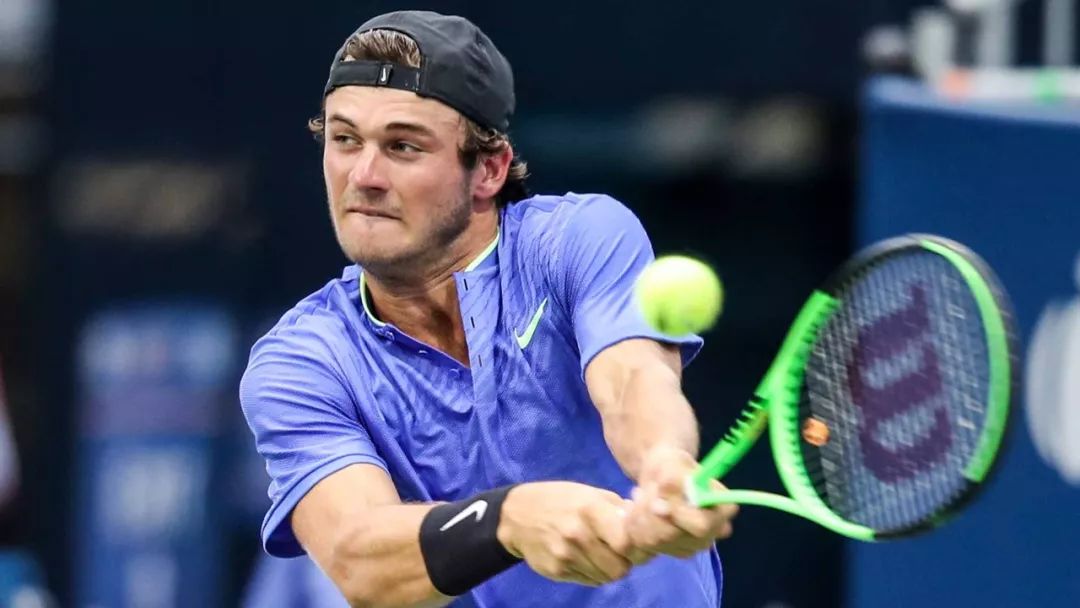 山德罗娃显 山德罗娃显