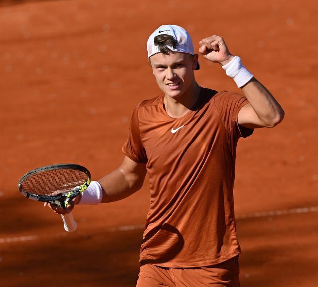 在足球比赛 在足球比赛